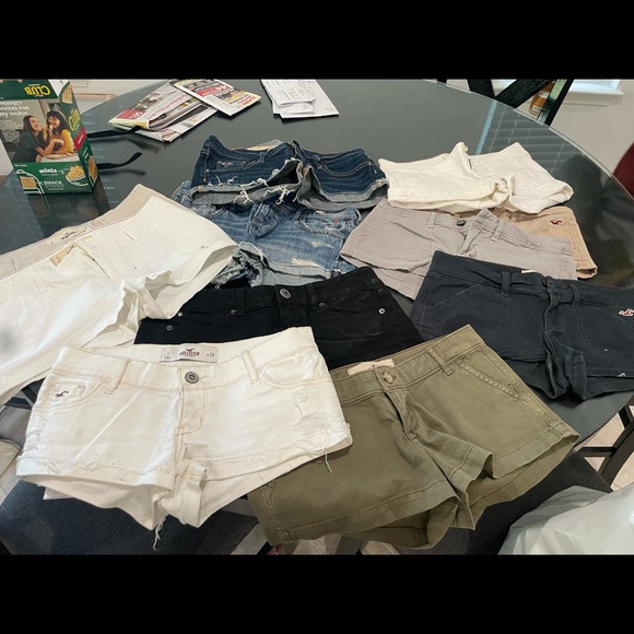 Hollister Shorts - Picture 1 of 2